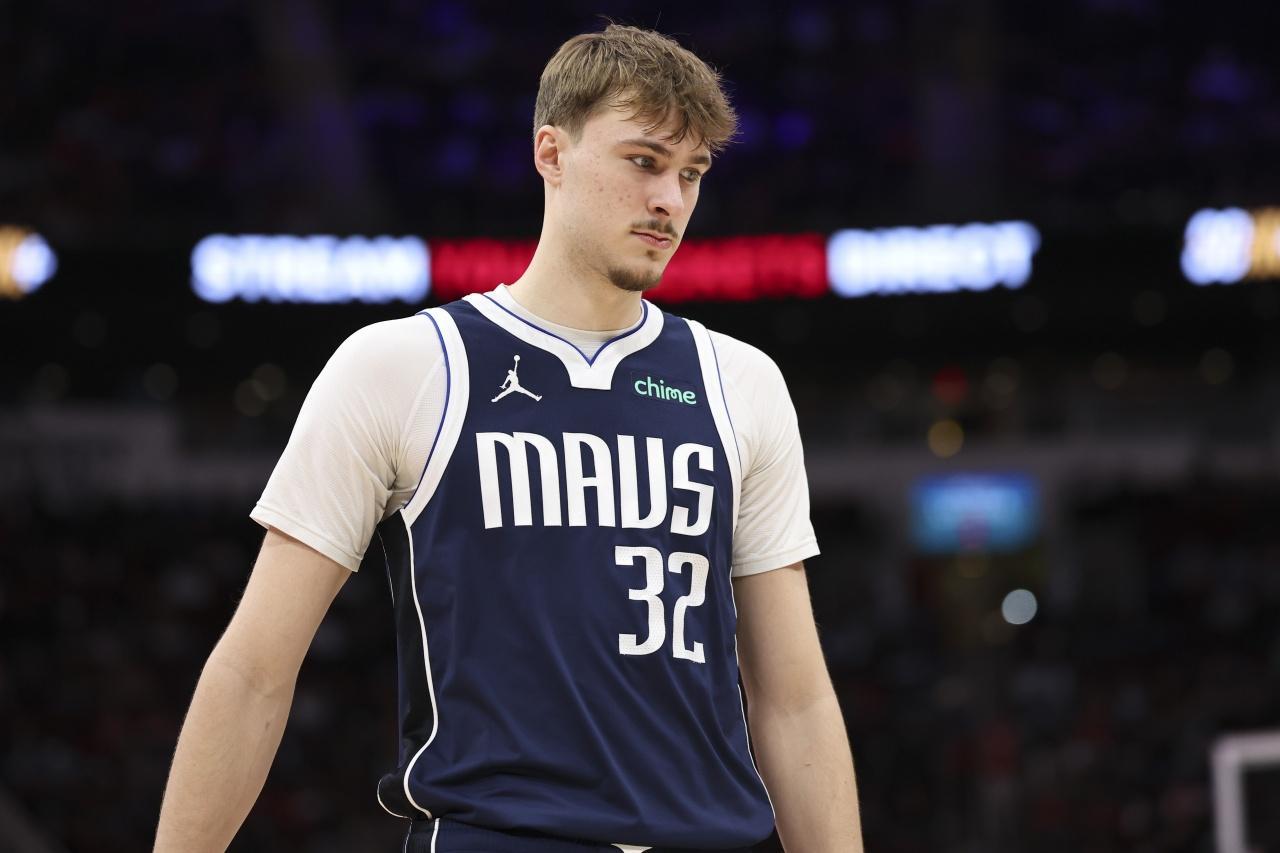 欧冠手机直播软件-四换九!NBA一夜传来大交易,状元远赴奇才,独行侠再现谜之操作